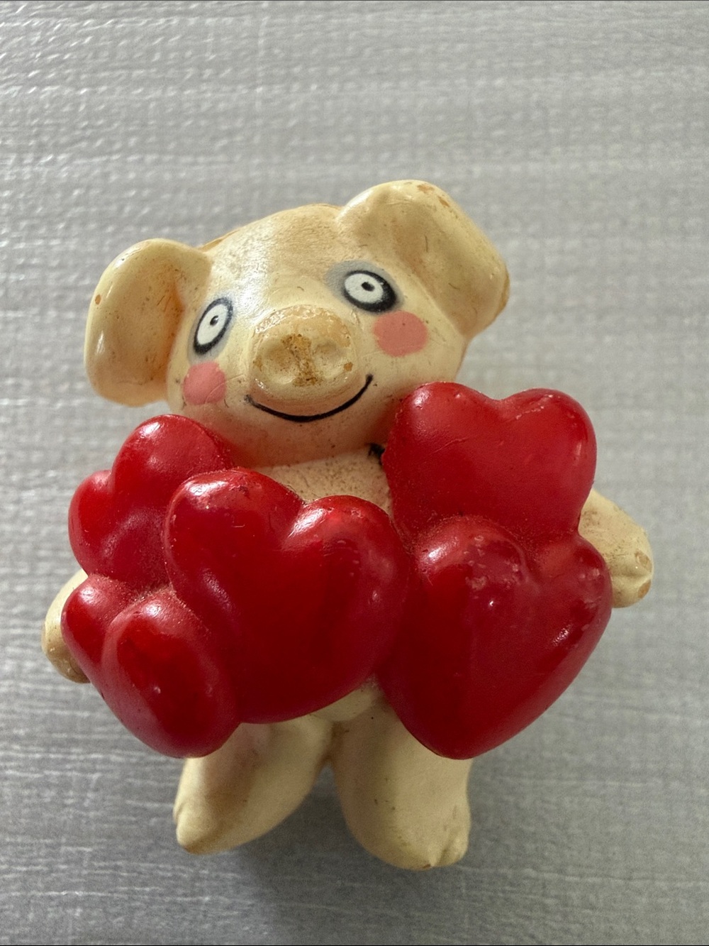Vintage 1984 Fun World S Lehman Valentine Pig Heart Pin Brooch Retro 80s